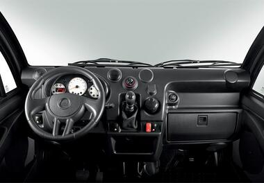 AIXAM D-TRUCK WEIß innen01